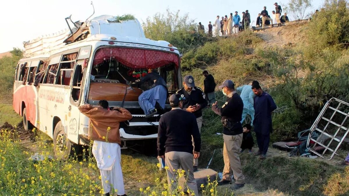 Bus Collides with Trailer in Pakistan, 11 Killed