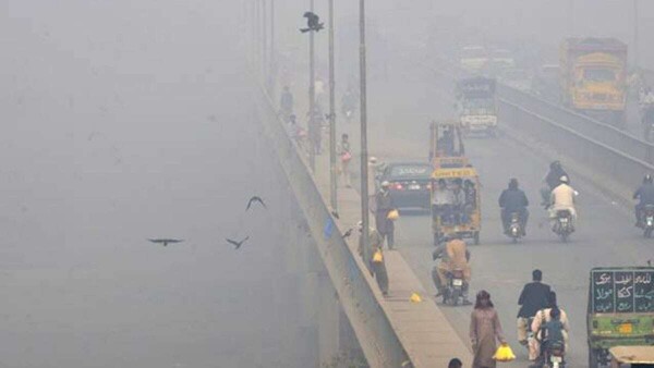 Severe Smog Crisis in Lahore Affects Public Health